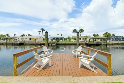 Private Pool w/ Canal Views: Apollo Beach Getaway