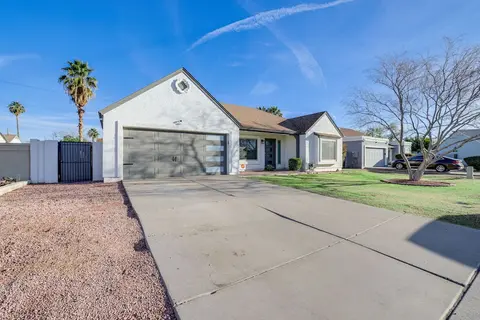 Bright Tempe Home w/ Fenced Backyard!