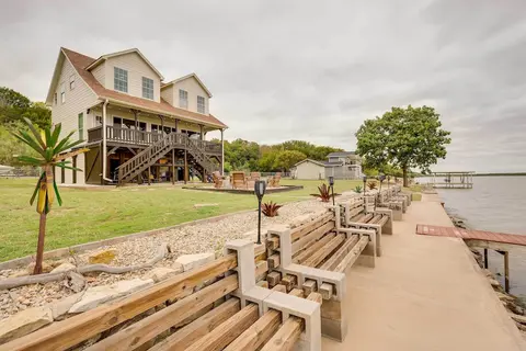 Lake Granbury Fishing Escape w/ Dock & Kayaks!