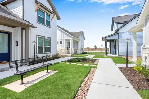 Gorgeous 2 BDR Cottage Minutes to Everything Nbtx!
