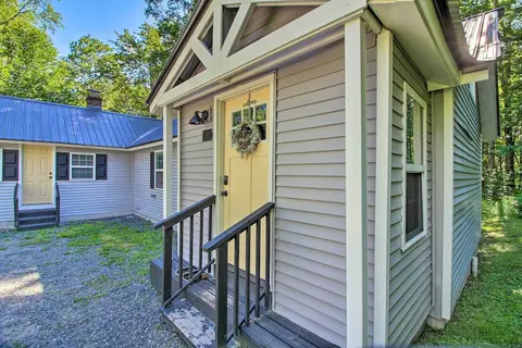 Stylish Mountain Home Near Ski, Golf + Manchester!