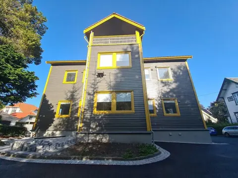 Bright And Modern Apartment Near Center, 85 M2, Fully Equipped, Free Parking