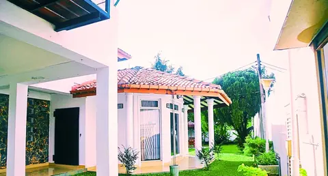 Ared Villa