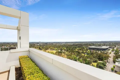 Central 2-bed With Parking & Stunning Views