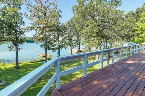 Lakefront Arkansas Escape w/ Grill, Dock & Kayaks!