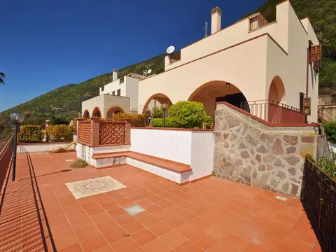 Villa a Pisciotta ID 676