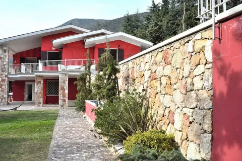 Villa Rossa Up To 10 People With Pool