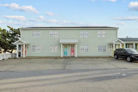 Anchors Away Unit 1 2 Bedroom Duplex by RedAwning