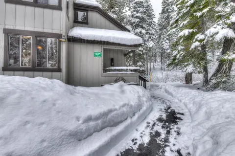 Granlibakken Retreat Near Tahoe Beach!