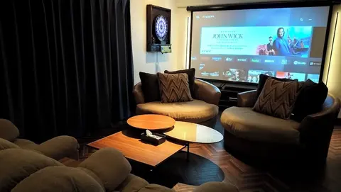 CINEMA RESORTS 1