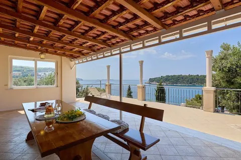 Bay View House