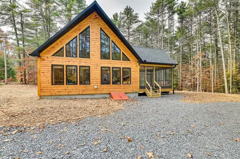 Modern Cabin w/ Hot Tub & Sacandaga Lake Access!