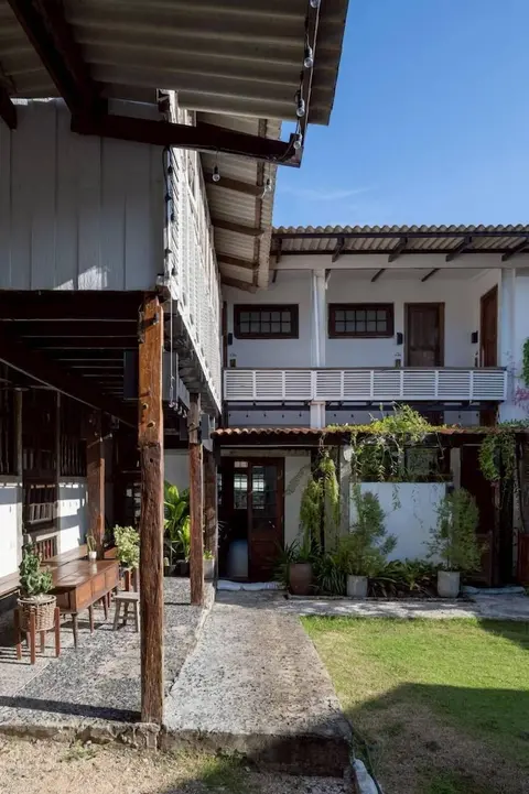 VELAWARIN HOTEL