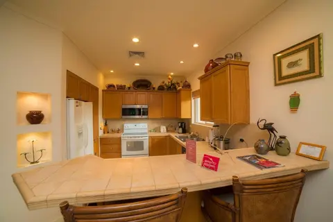 Del Mar 5F 3 Bedr 2 Bath