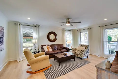 Tranquil Travelers Rest Home w/ Fire Pit!