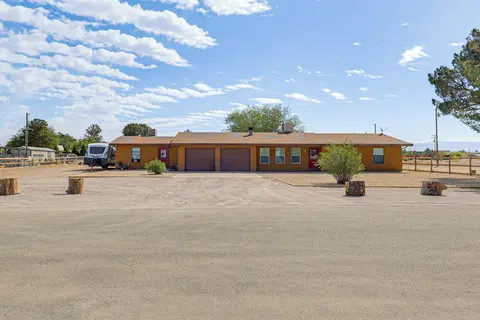 Quiet Country Home in Las Cruces w/ Horse Stalls!