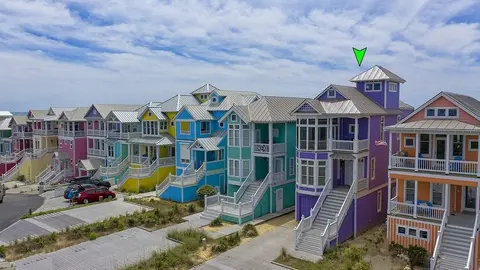 Dolphin Dreams 5 Bedroom Home by RedAwning