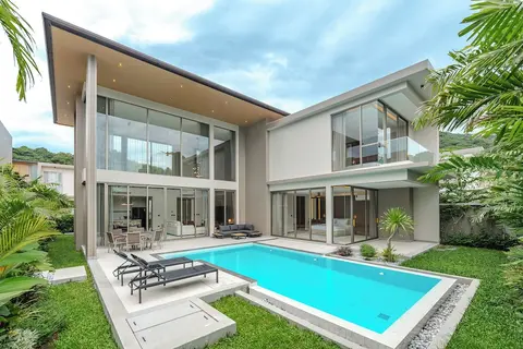 4BR Pool Villa Near Beach V200