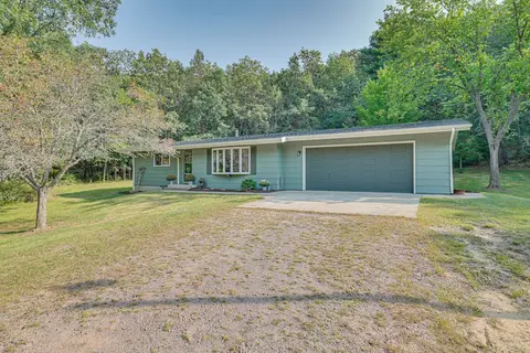 Four-season Home on Scenic Bluff Country Acreage!