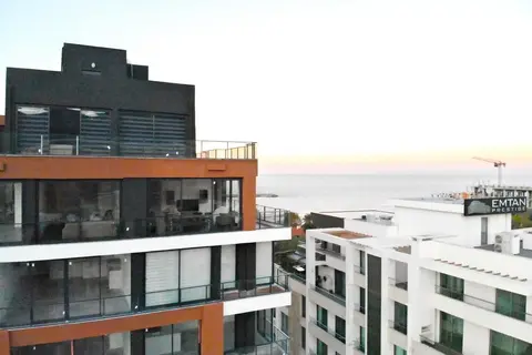 Flat With Sea View Balcony in Kyrenia