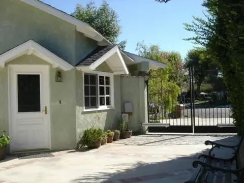 Woodland Hills II Calabasas Inn Oneness B&B