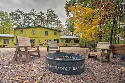 'matt Dillon' Cabin ~ 1 Mile to Raystown Lake!