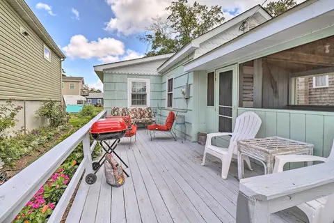 Deck & Indian River Bay Views: Coastal Cottage
