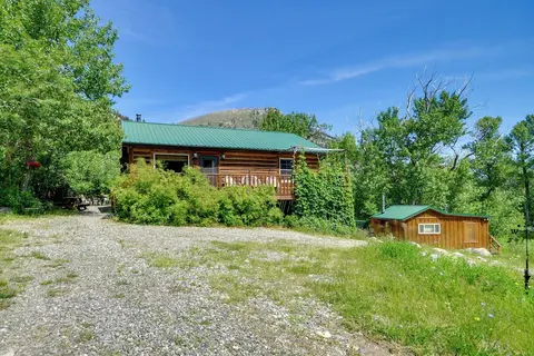 Fish, Hike, Views: Boulder Beauty 'gil's' Cabin!