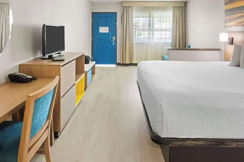 H'mong Home Mountain View