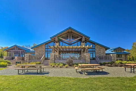 Pocono Lake Cabin in Arrowhead Lake Community