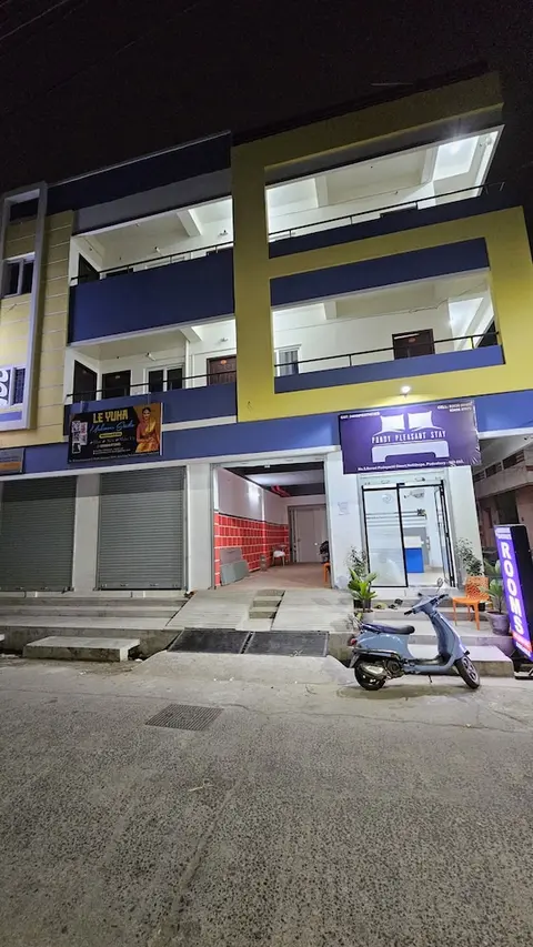 Pondy Pleasant Stay