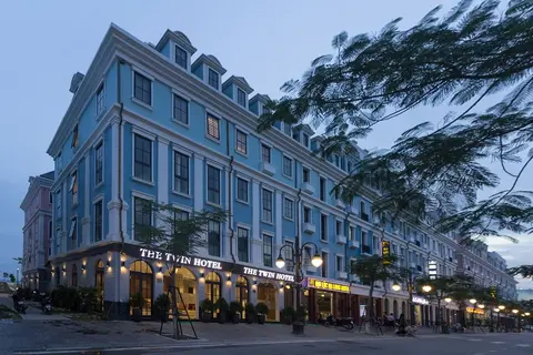 The Twin Hotel
