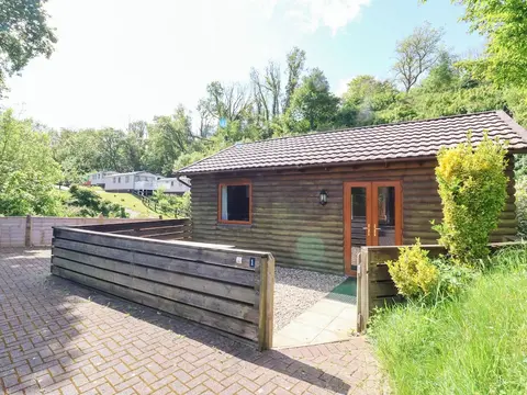 1 Manleigh Park