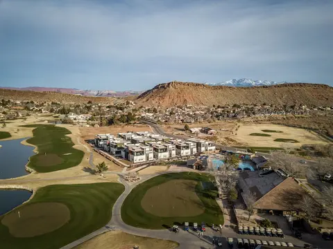 2 At Bloomington Country Club 3 Bedroom Apts by Redawning