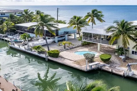 Remodeled Stilt Home With Ocean Views 3 Bedroom Home