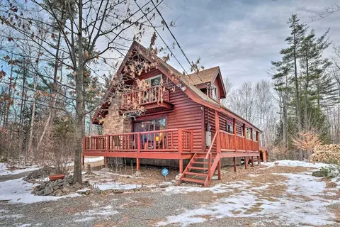 Secluded Johnsburg Retreat w/ Hot Tub & Fire Pit