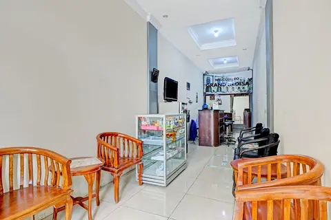 OYO Life 90544 Grand Redisa