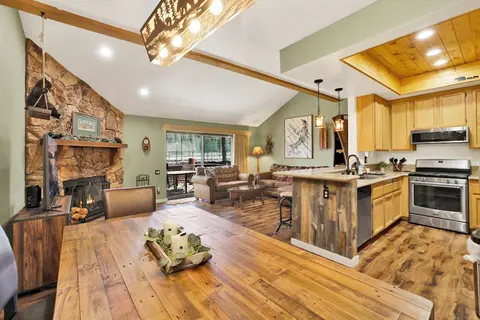 Woodland Retreat #2548