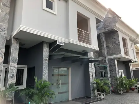 Sparklyn Hotels & Suites