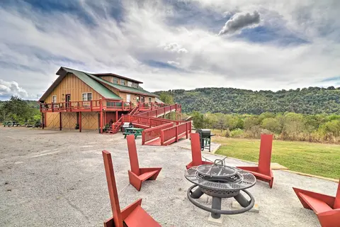 Mountain View Escape - 1 Mile to White River!
