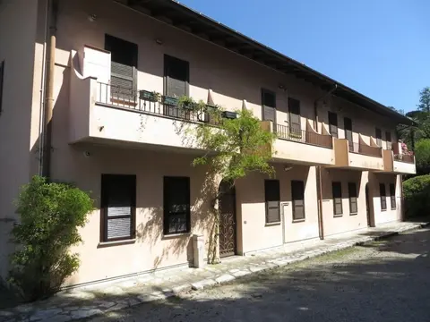 Rashad Studio With Lake View in Baveno