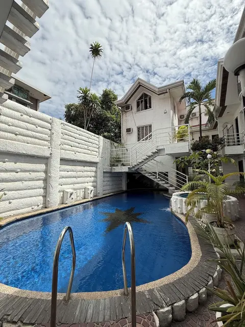 Kandi Suites 2BR with private Jacuzzi
