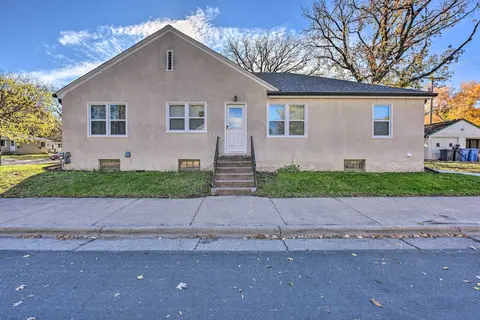 Mpls Duplex w/ Wifi & Kitchen: 5 Mi to Dtwn!