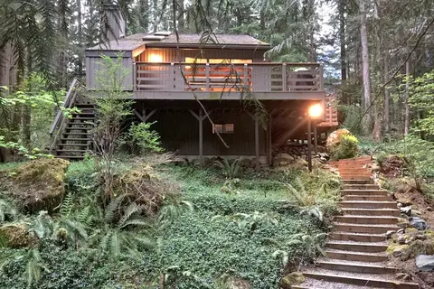 Mt Baker Lodging - Cabin Story Cabin in the Woods! Free Wifi
