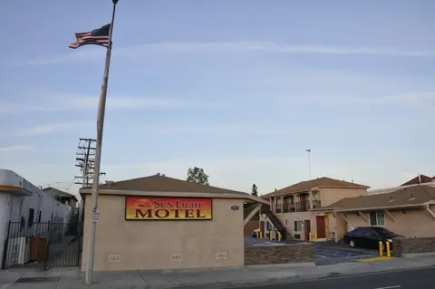 Sun Light Motel