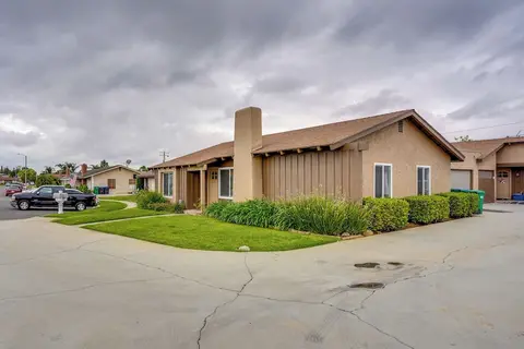 Idyllic Tustin Home w/ Private Patio & Grill
