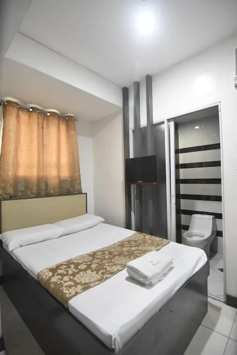 Cosmo Hotel - Kamuning