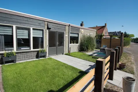 Bungalow Mui aan Zee in Centre of Petten