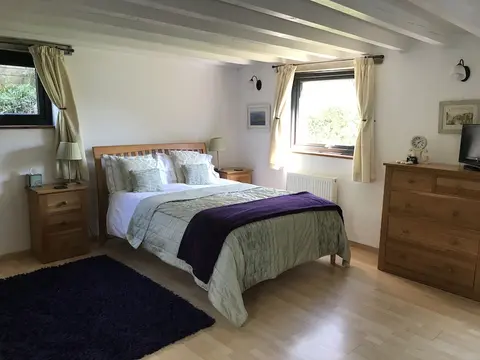 1-bed Apartment Sleeps 2 - Patio -bbq - Hot Tub