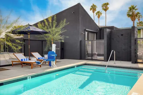 Blackhaus B : 4 Bedroom Suite by Avantstay 4-rooms